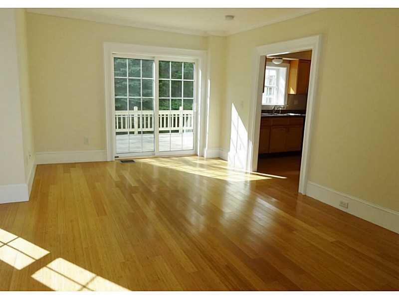 665 River Road Orrington, ME 04474 - Photo 7 of 35 Living Room.