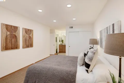 $615,000 | 323 Monte Vista Avenue, Unit 107, Oakland, CA 94611