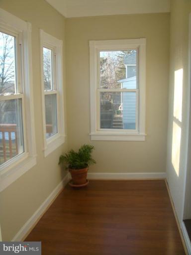 3313 Beverly Road Baltimore, MD 21214 - Photo 8 of 26 Breakfast Area