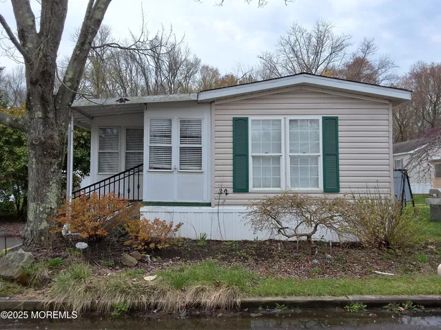 $159,900 | 32 Village Road, Morganville, NJ 07751