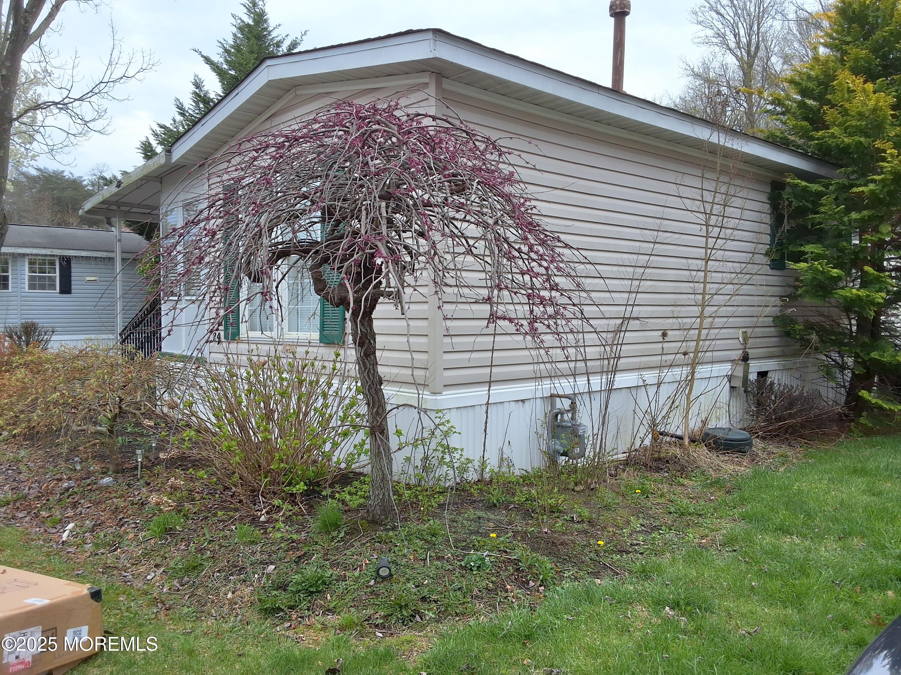 32 Village Road Morganville, NJ 07751 - Photo 3 of 27 1000000251