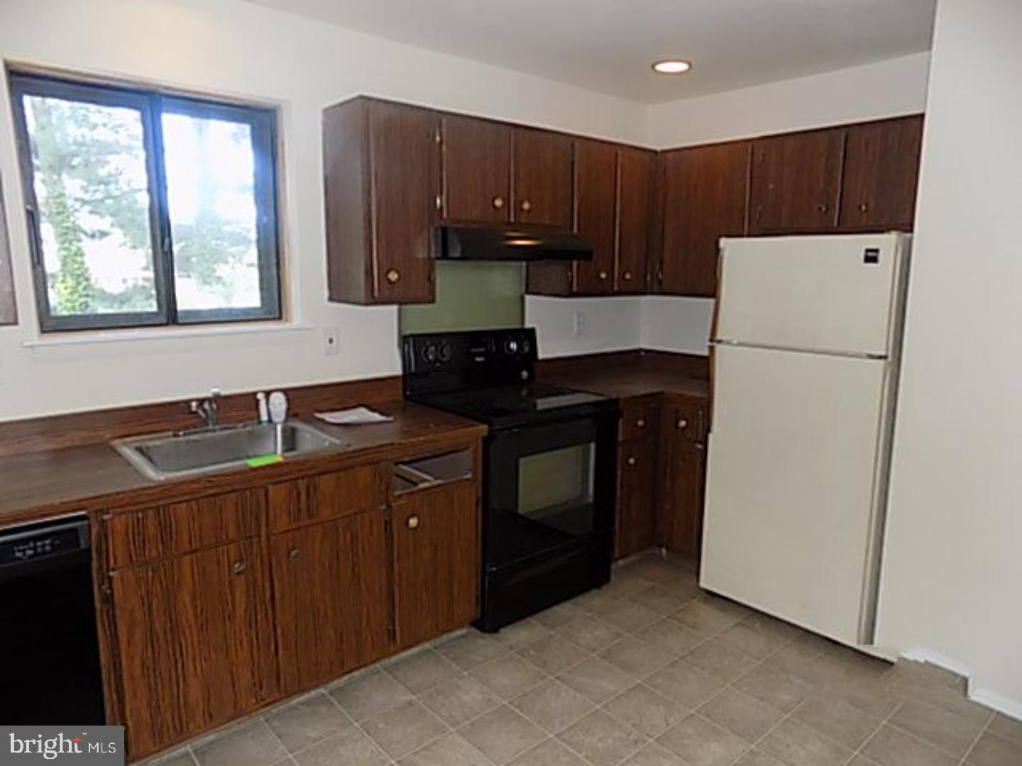 1475 Mt Holly Road, Unit F8 Edgewater Park, NJ 08010 - Photo 8 of 14 Kitchen