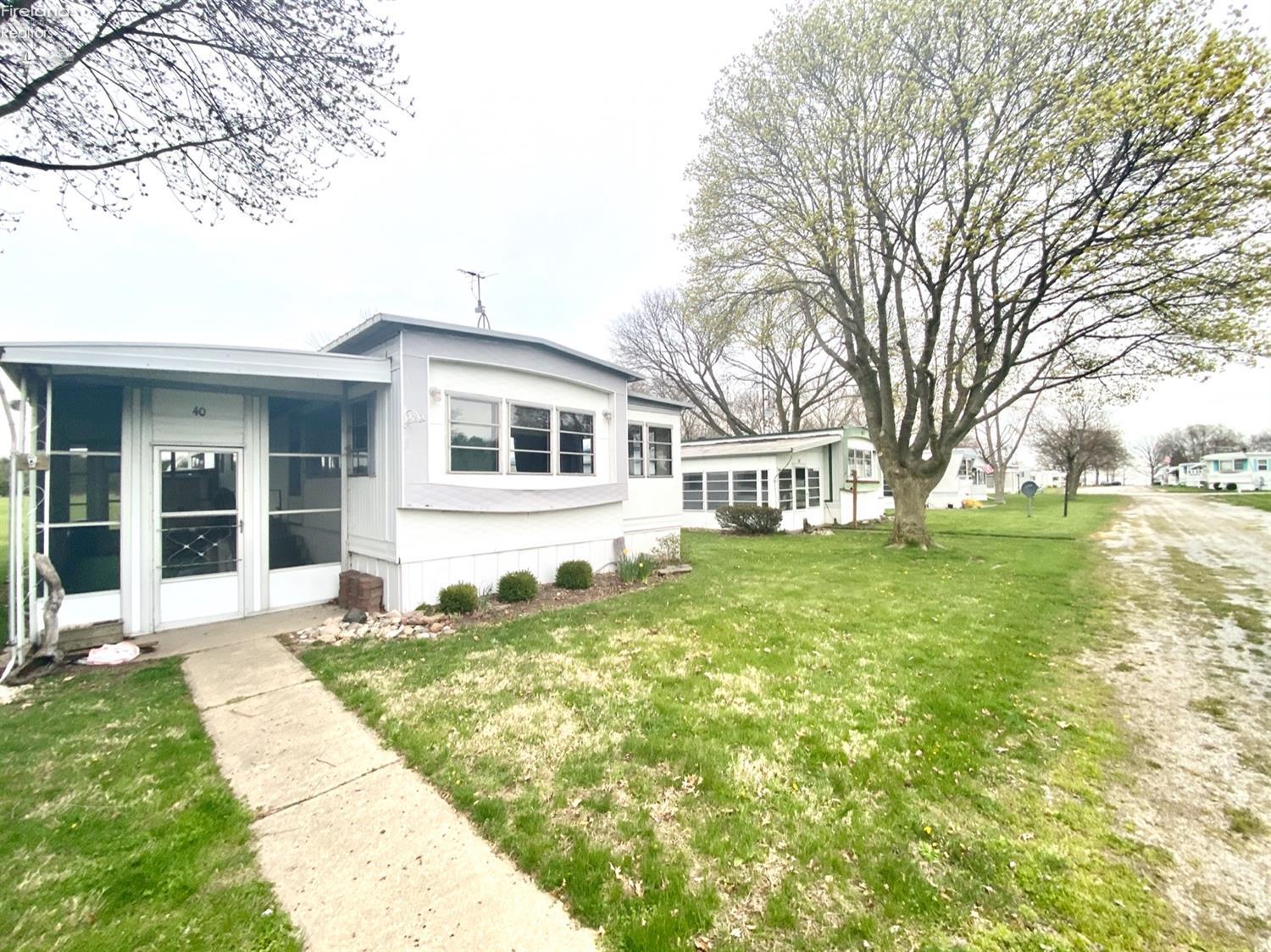 3575 Northeast Catawba Road, Unit 40 Port Clinton, OH 43452 - Photo 1 of 14 Gallery Image 1