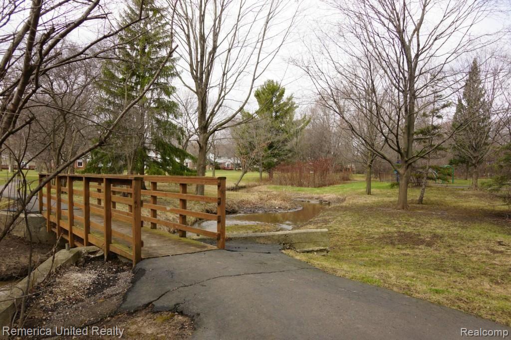 29700 Fox Grove Road Farmington Hills, MI 48334 - Photo 43 of 48