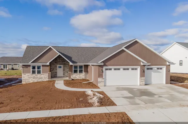 $599,900 | 5735 North Acadia Drive, Appleton, WI 54913