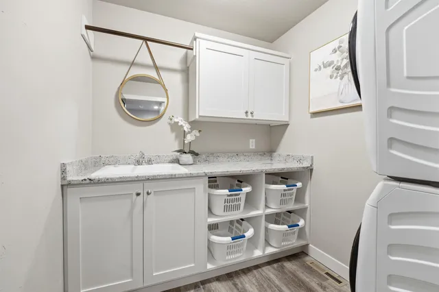 $599,900 | 5735 North Acadia Drive, Appleton, WI 54913