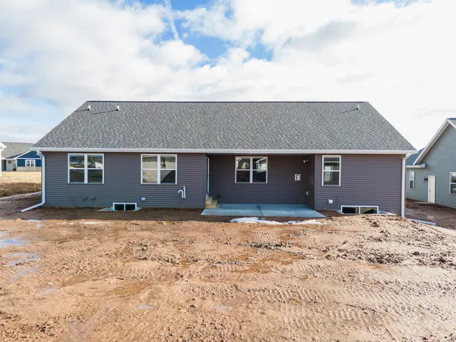$599,900 | 5735 North Acadia Drive, Appleton, WI 54913