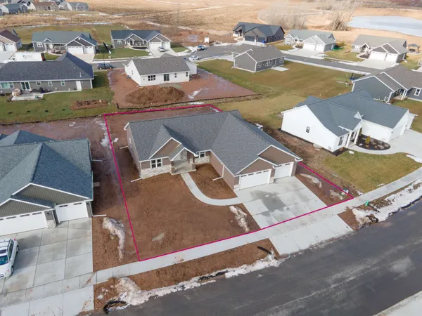 $599,900 | 5735 North Acadia Drive, Appleton, WI 54913