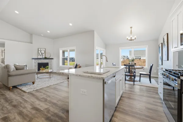 $599,900 | 5735 North Acadia Drive, Appleton, WI 54913