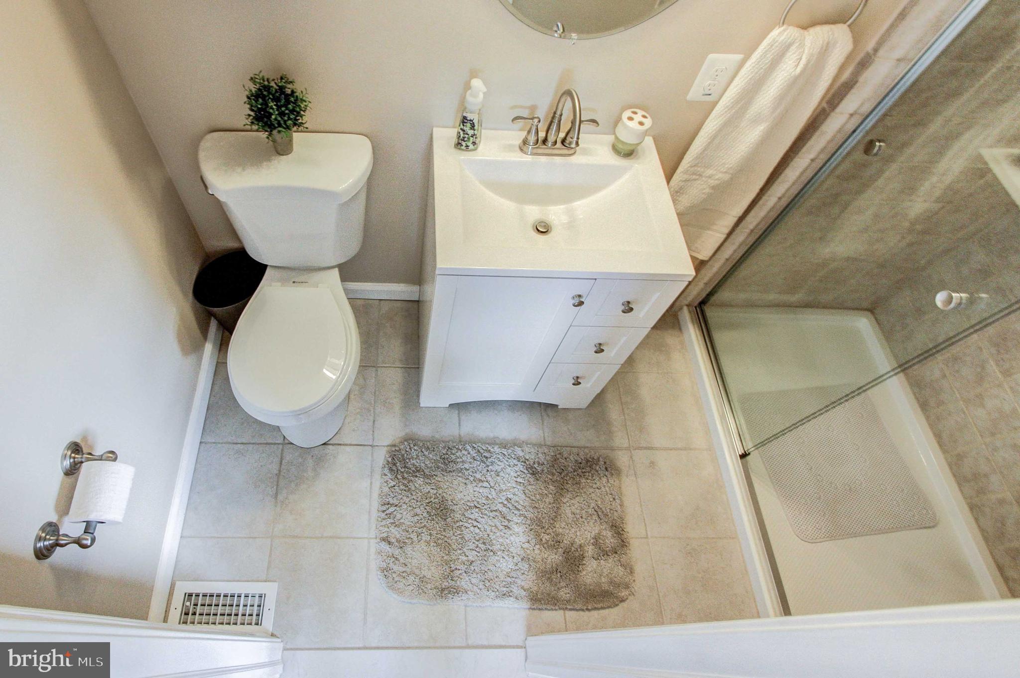 10 Latchstring Lane Hatboro, PA 19040 - Photo 24 of 32 2nd Bathroom
