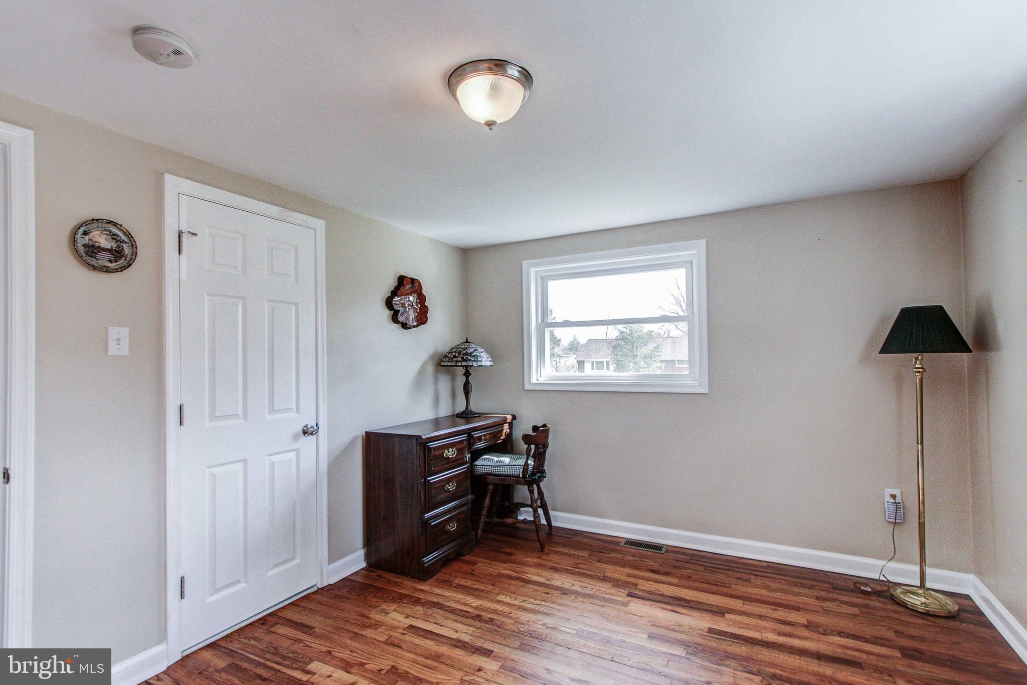 10 Latchstring Lane Hatboro, PA 19040 - Photo 25 of 32 Bedroom w/ Bathroom