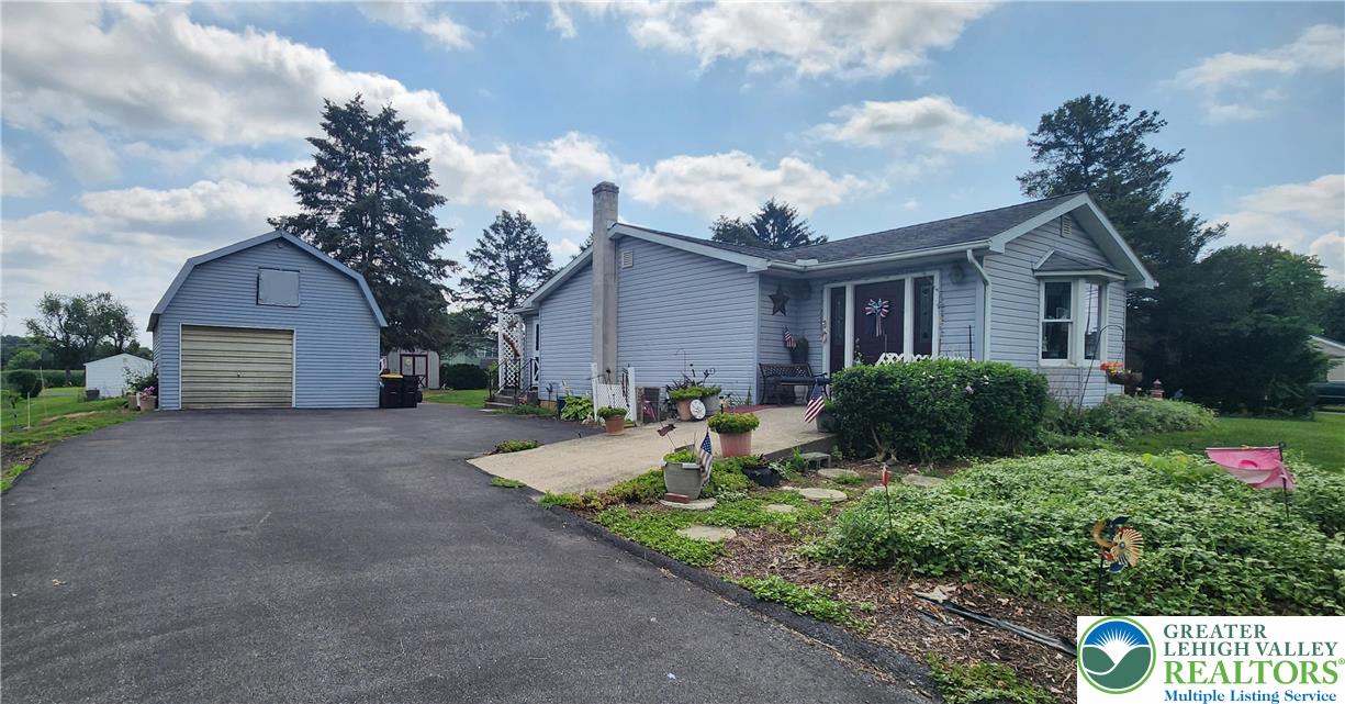 488 Daniels Road Nazareth, PA 18064 - Photo 1 of 13 Gallery Image 1