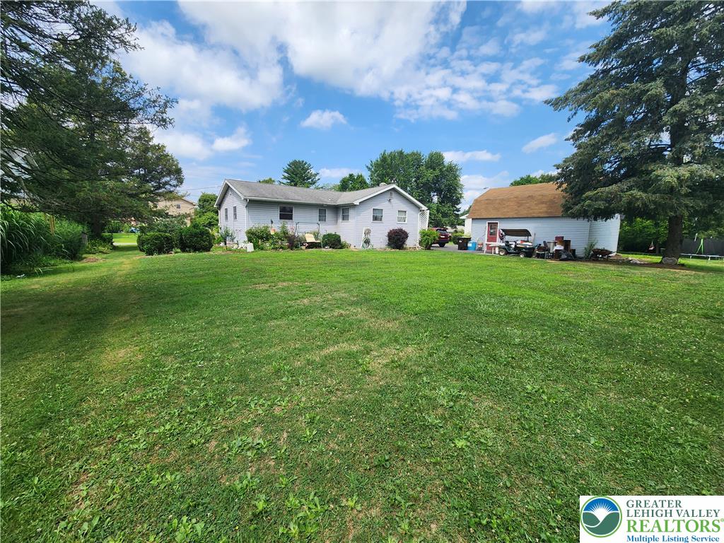 488 Daniels Road Nazareth, PA 18064 - Photo 4 of 13 Gallery Image 4