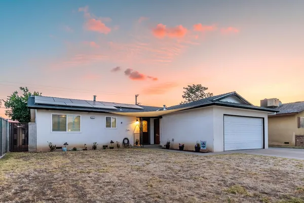 $310,000 | 61 West Rall Avenue, Clovis, CA 93612