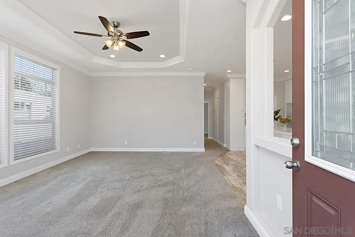 13335 Buena Vista Poway, CA 92064 - Photo 5 of 26 en view interior of the house