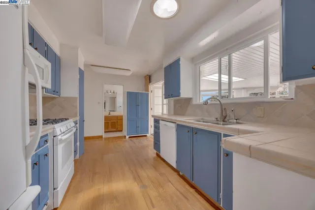 $2,425,000 | 19394 Bainter Avenue, Los Gatos, CA 95030