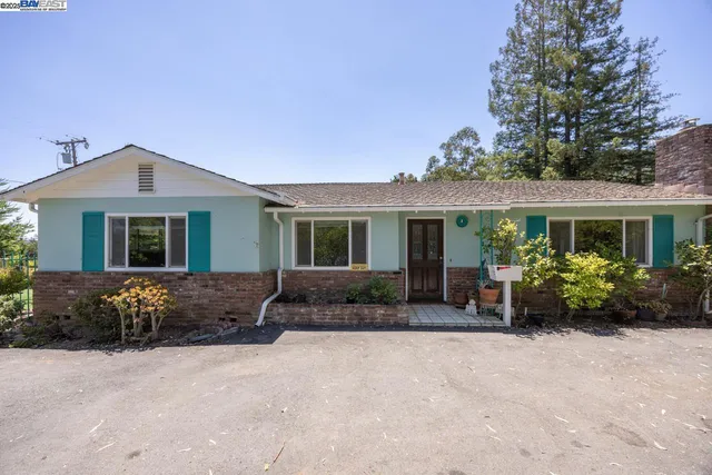 $2,425,000 | 19394 Bainter Avenue, Los Gatos, CA 95030
