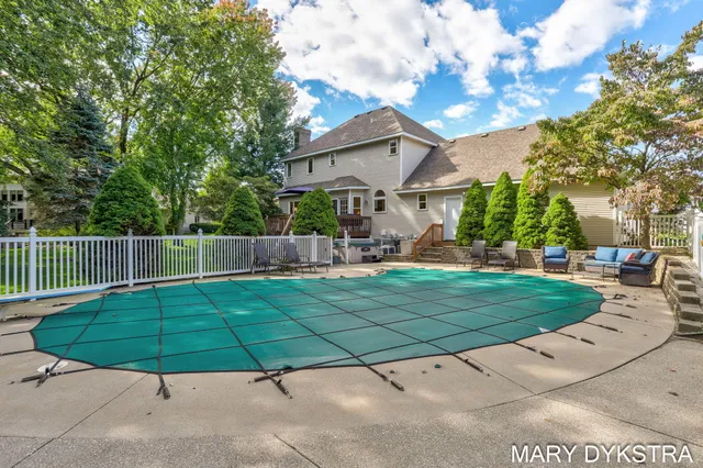 $729,000 | 145 Bay Meadows Drive, Holland, MI 49424