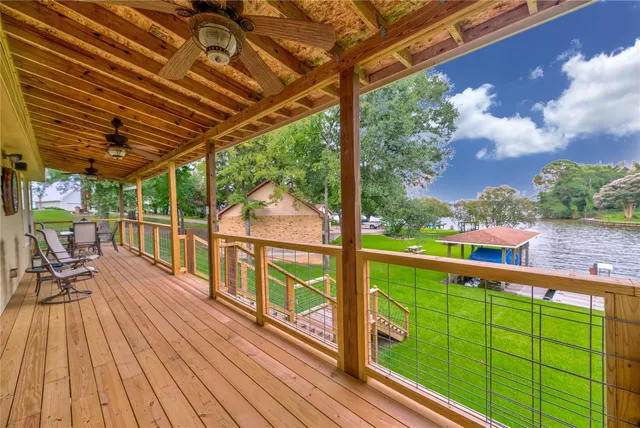 $519,900 | 220 Harbor Drive, Onalaska, TX 77360