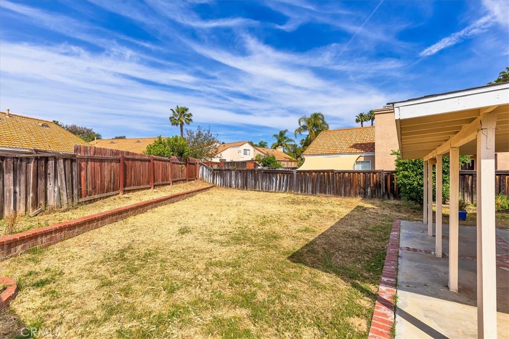 43115 Corte Landeros Temecula, CA 92592 - Photo 22 of 42 a view of a backyard