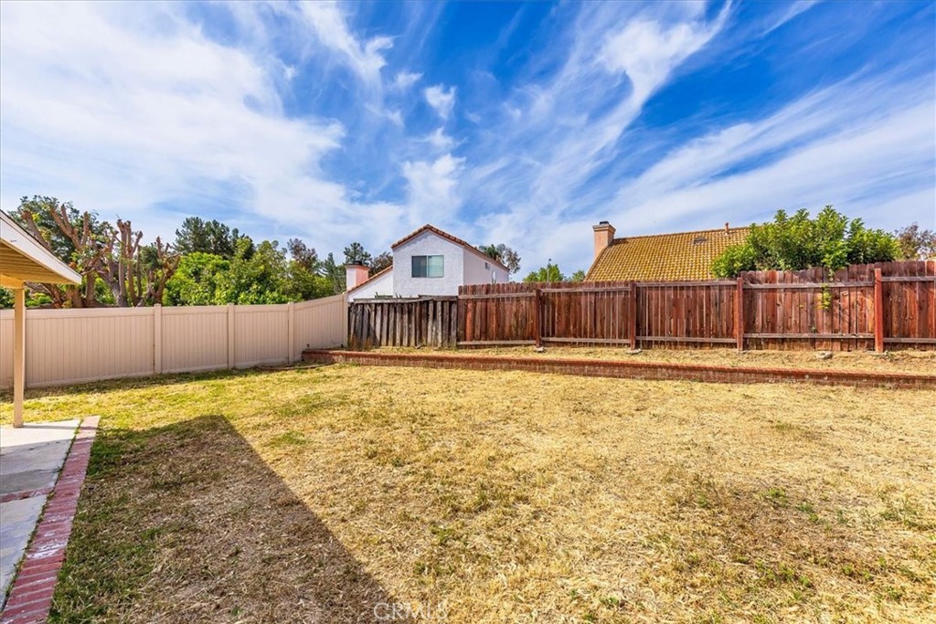 43115 Corte Landeros Temecula, CA 92592 - Photo 23 of 42 a view of a back yard