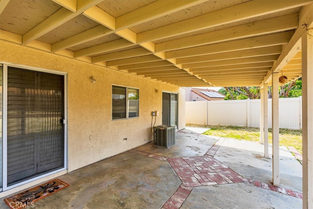 43115 Corte Landeros Temecula, CA 92592 - Photo 26 of 42 a view of a backyard of the house