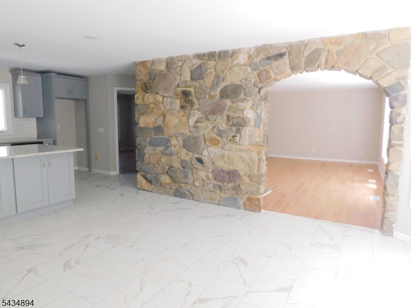 4 Spring Hill Road Annandale, NJ 08801 - Photo 7 of 41