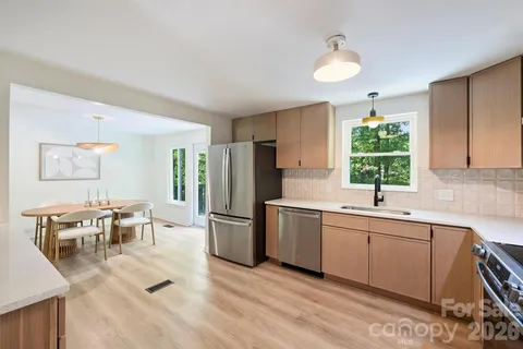 $675,000 | 7323 Rollingridge Drive, Charlotte, NC 28211