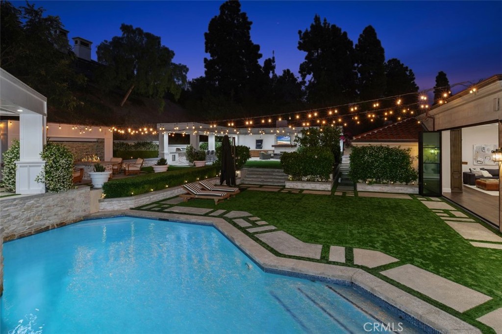 4 Inverness Lane Newport Beach, CA 92660 - Photo 52 of 56