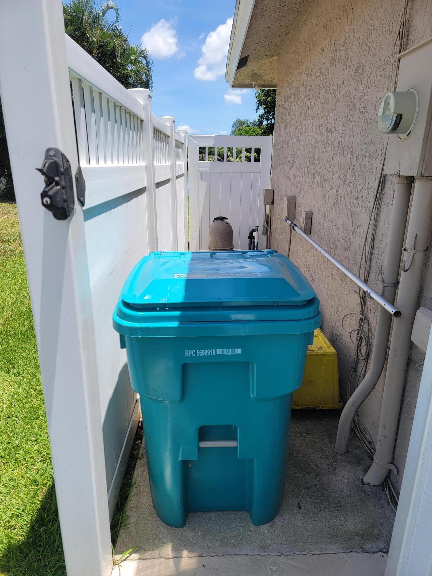 27 Vista Del Rio Boynton Beach, FL 33426 - Photo 41 of 45 Trash & equipment area