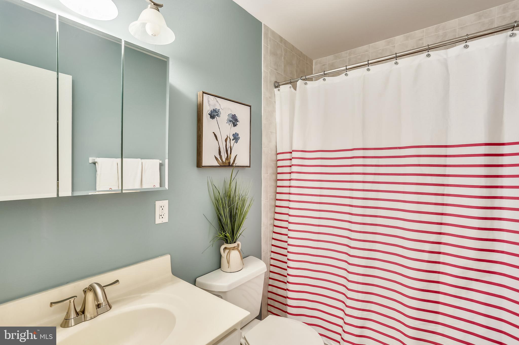 1960 Dundee Road Rockville, MD 20850 - Photo 21 of 29