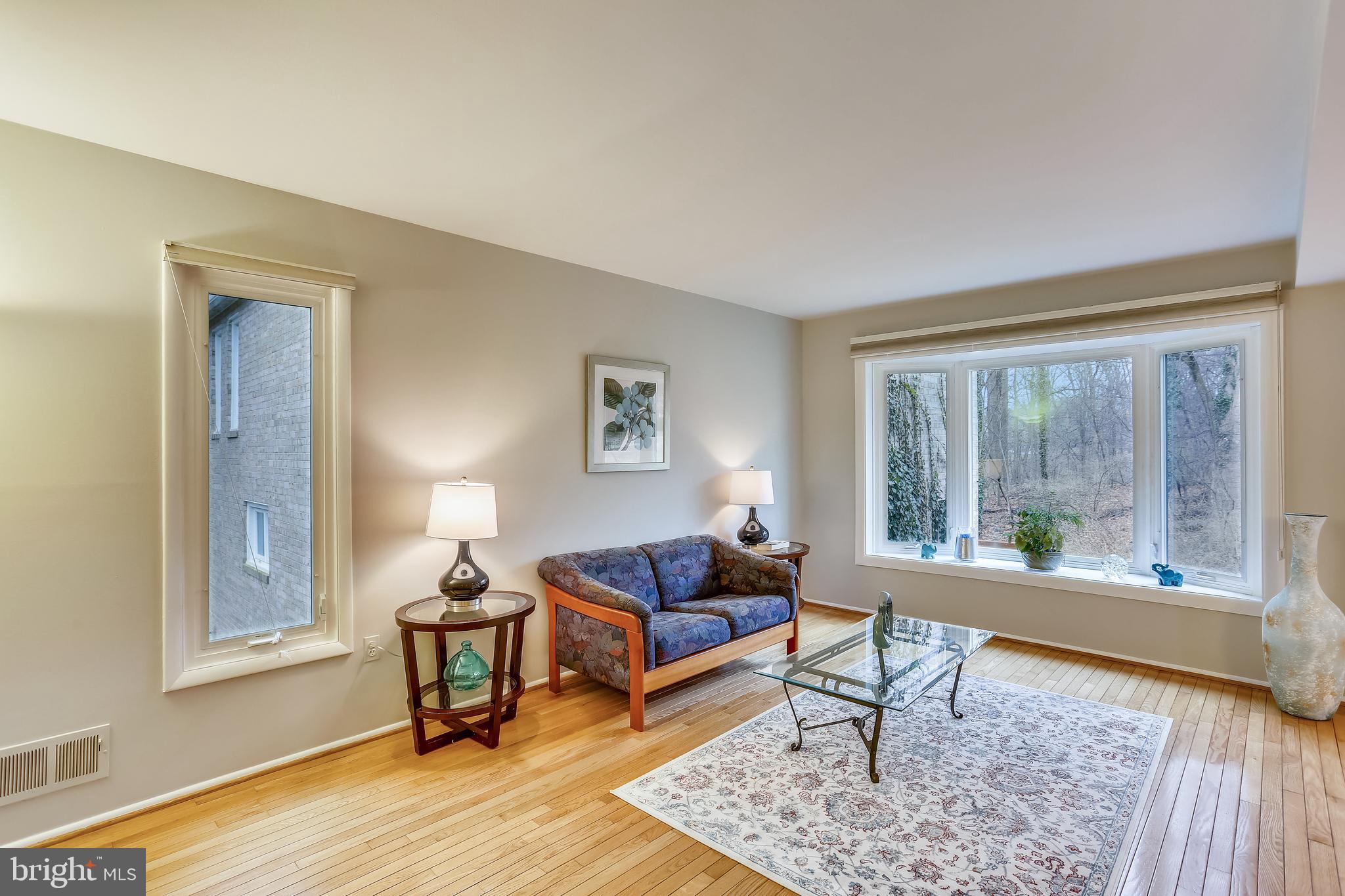 1960 Dundee Road Rockville, MD 20850 - Photo 4 of 29