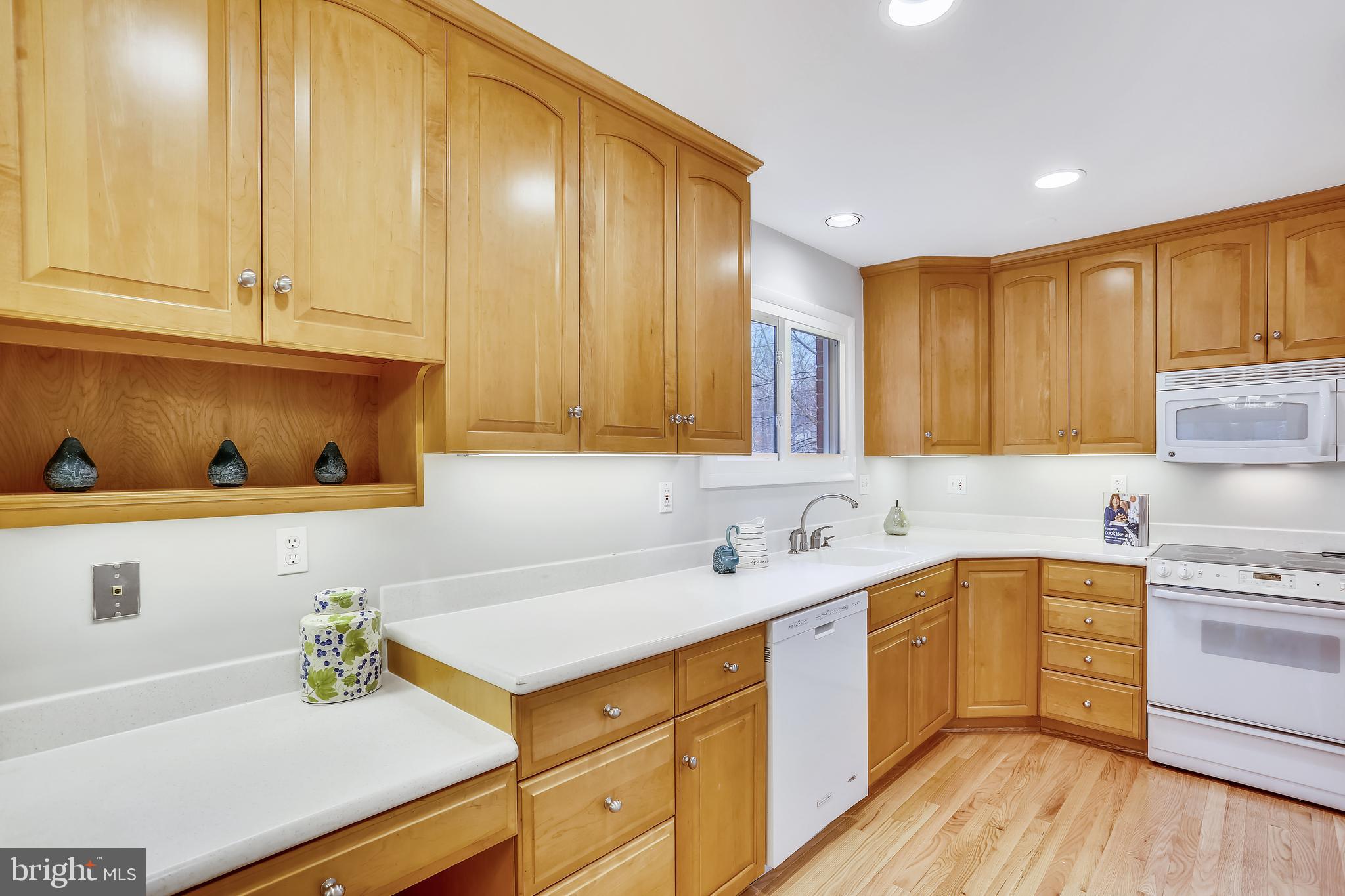 1960 Dundee Road Rockville, MD 20850 - Photo 9 of 29