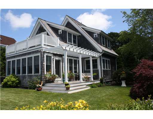 10 Wheatfield Cove Road Narragansett, RI 02882 - Photo 1 of 22 Exterior Front.