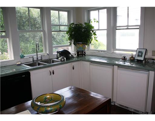 10 Wheatfield Cove Road Narragansett, RI 02882 - Photo 17 of 22 Kitchen.