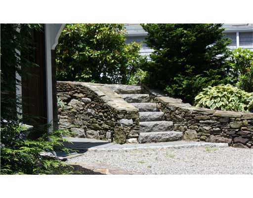 10 Wheatfield Cove Road Narragansett, RI 02882 - Photo 5 of 22 Yard/Garden.