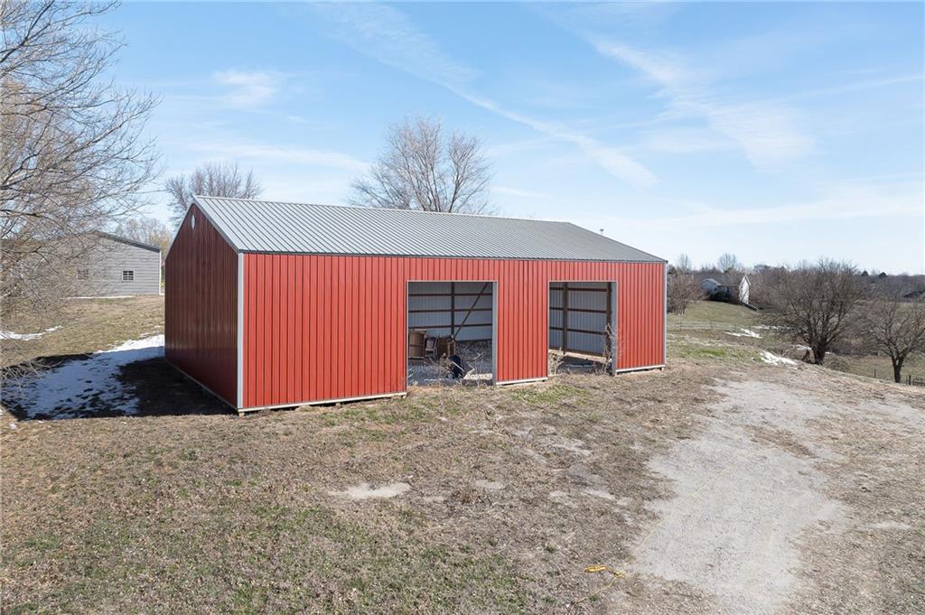 9133 Southeast 40th Road St. Joseph, MO 64507 - Photo 12 of 35