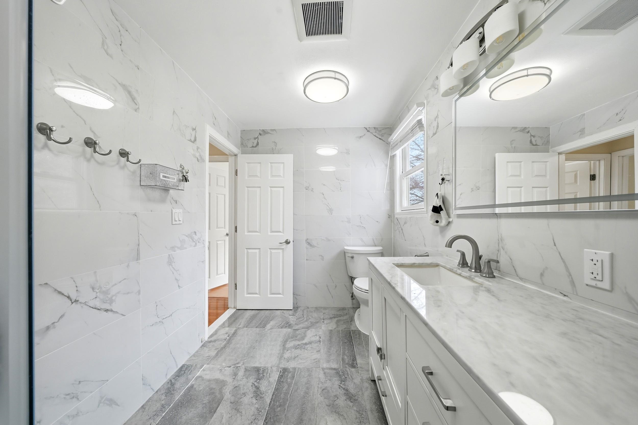 243 Winnacunnet Road Hampton, NH 03842 - Photo 23 of 41