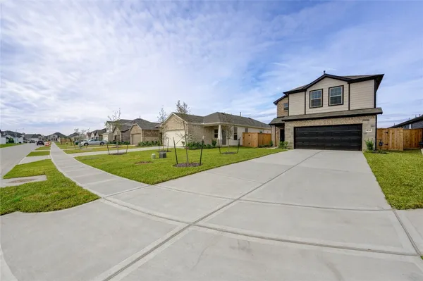 $2,000 | 16132 Sepia Manor Street, Willis, TX 77378