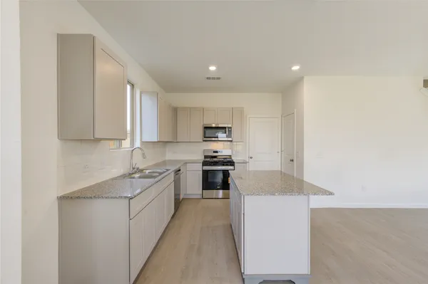 $2,000 | 16132 Sepia Manor Street, Willis, TX 77378