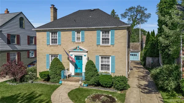 $400,000 | 63 Grosvenor Road, Tonawanda, NY 14223
