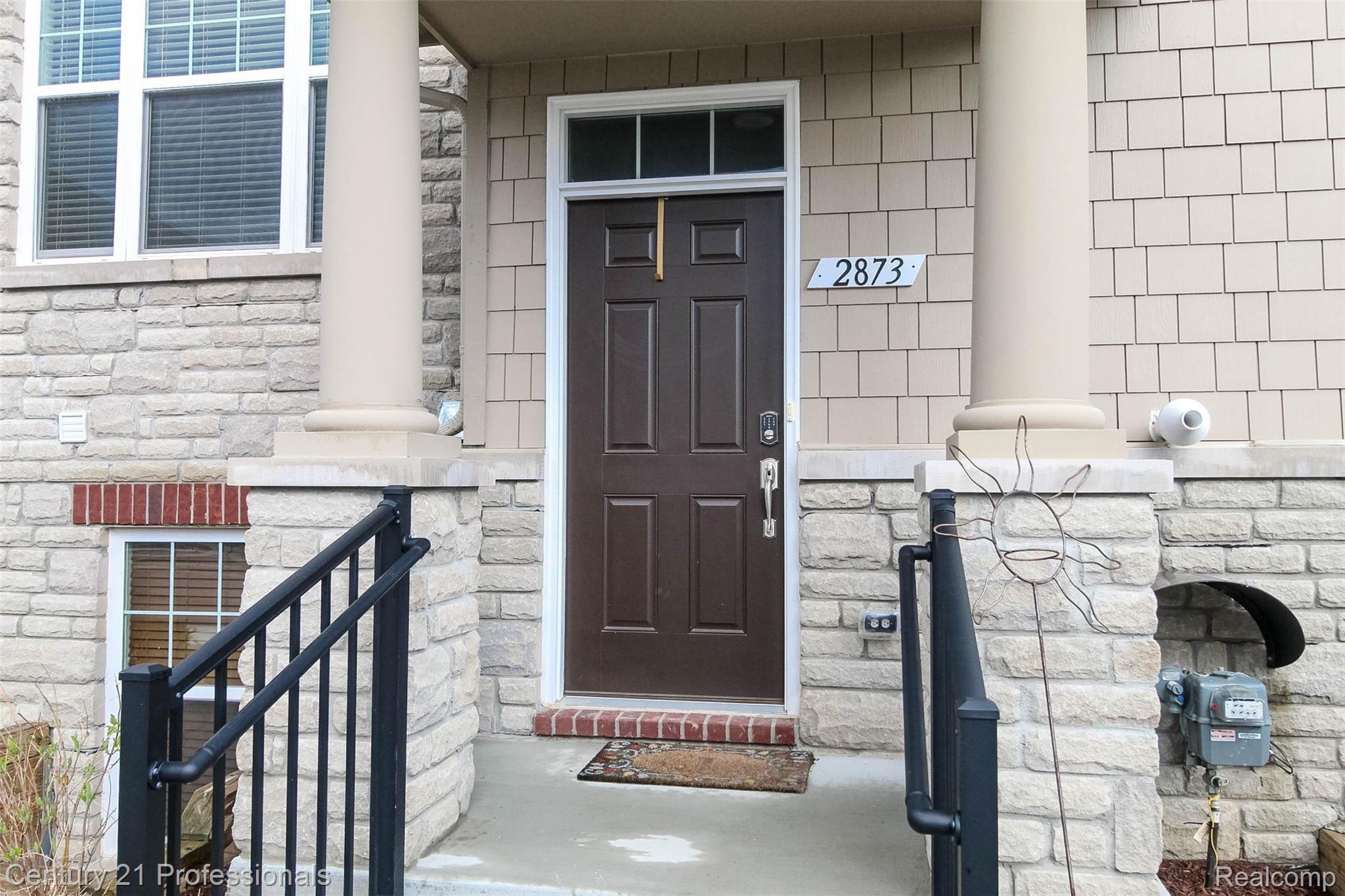 2873 Hartwick Drive Rochester, MI 48307 - Photo 5 of 36 4.jpg