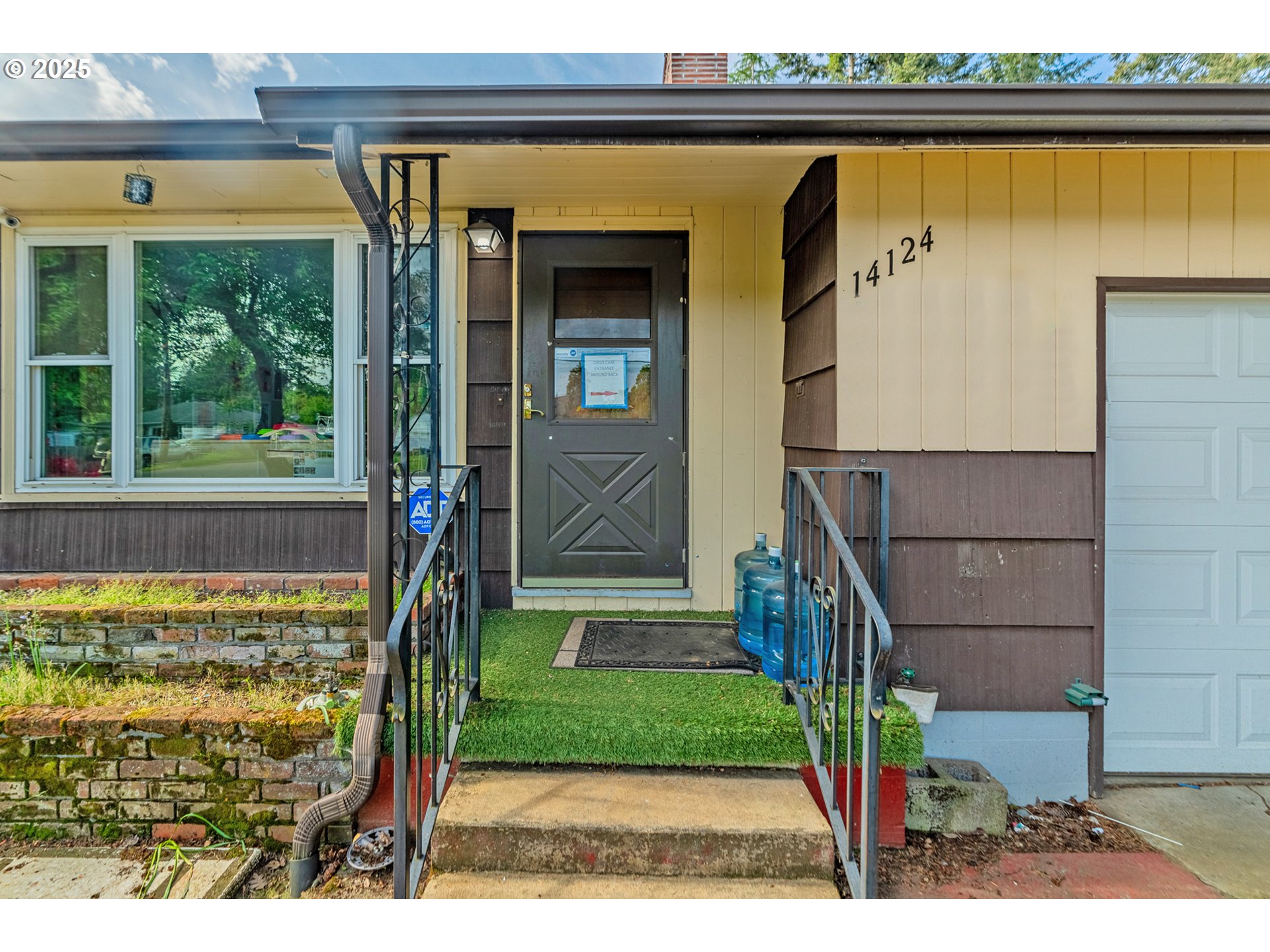 14124 Southeast Mill Street Portland, OR 97233 - Photo 3 of 48