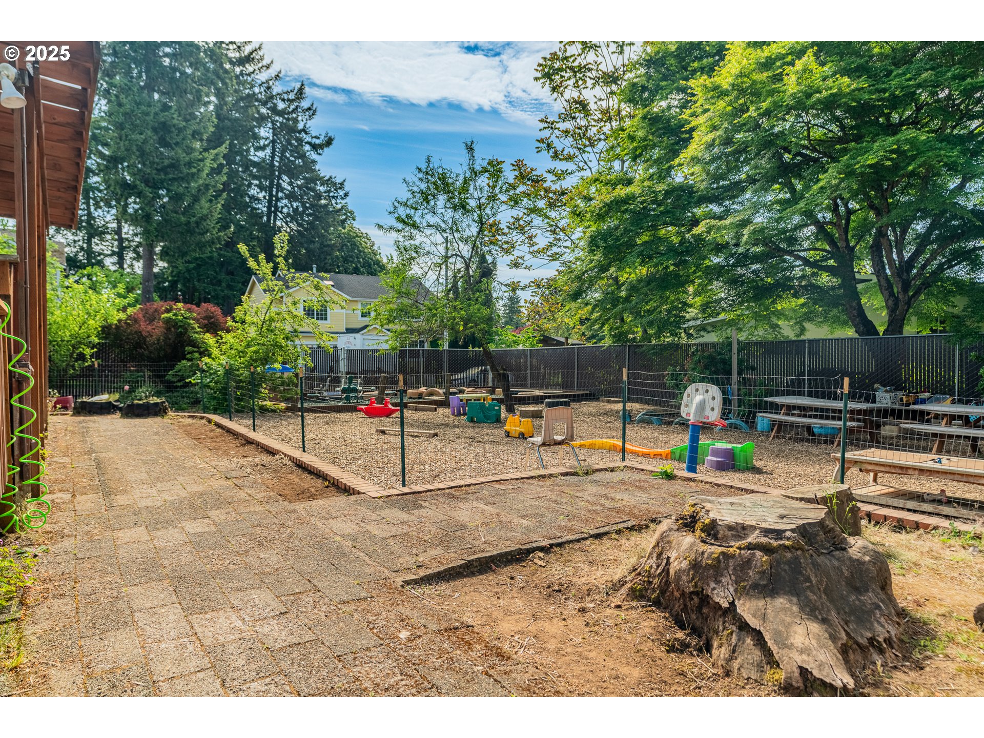 14124 Southeast Mill Street Portland, OR 97233 - Photo 32 of 48
