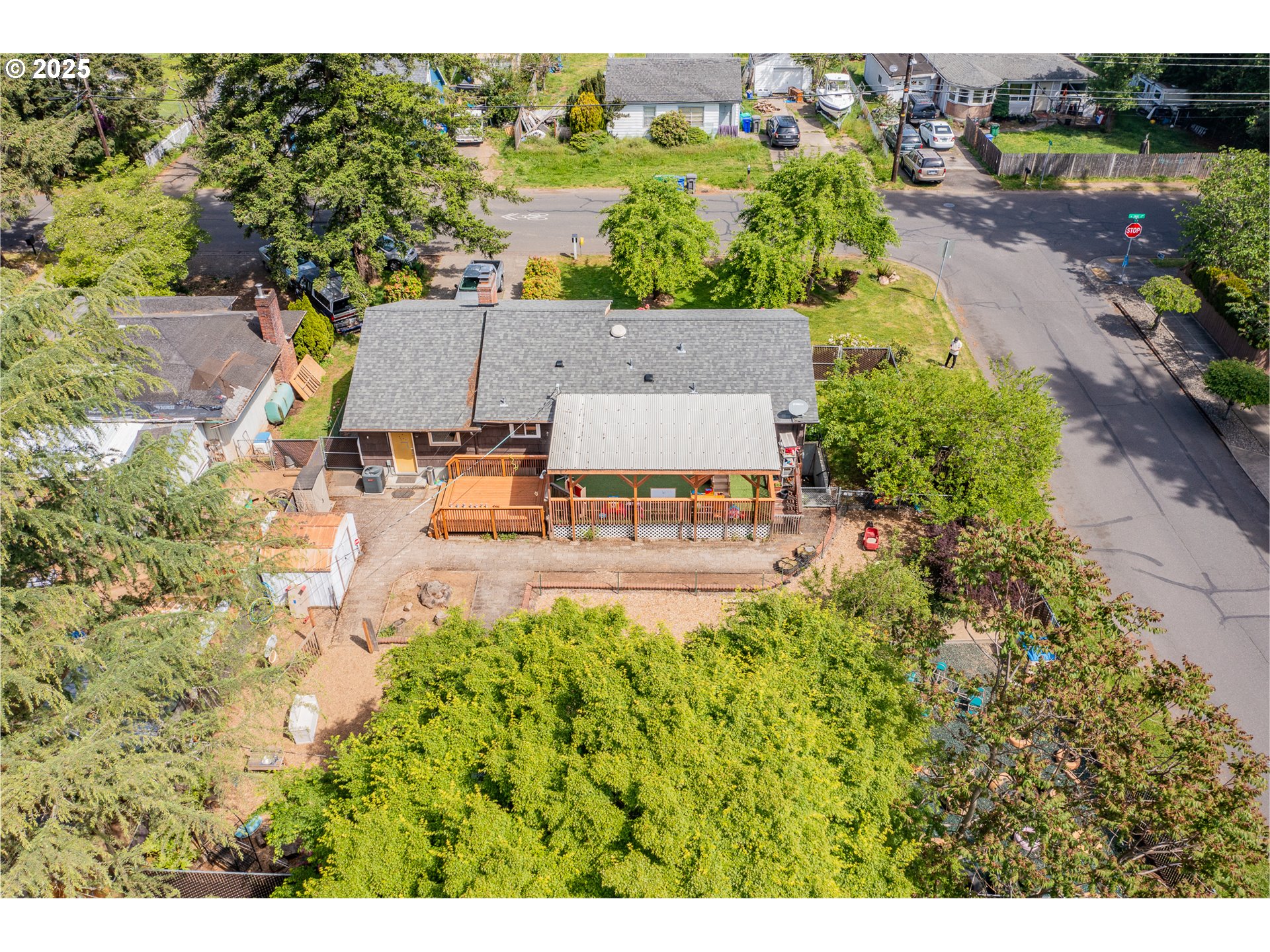 14124 Southeast Mill Street Portland, OR 97233 - Photo 42 of 48