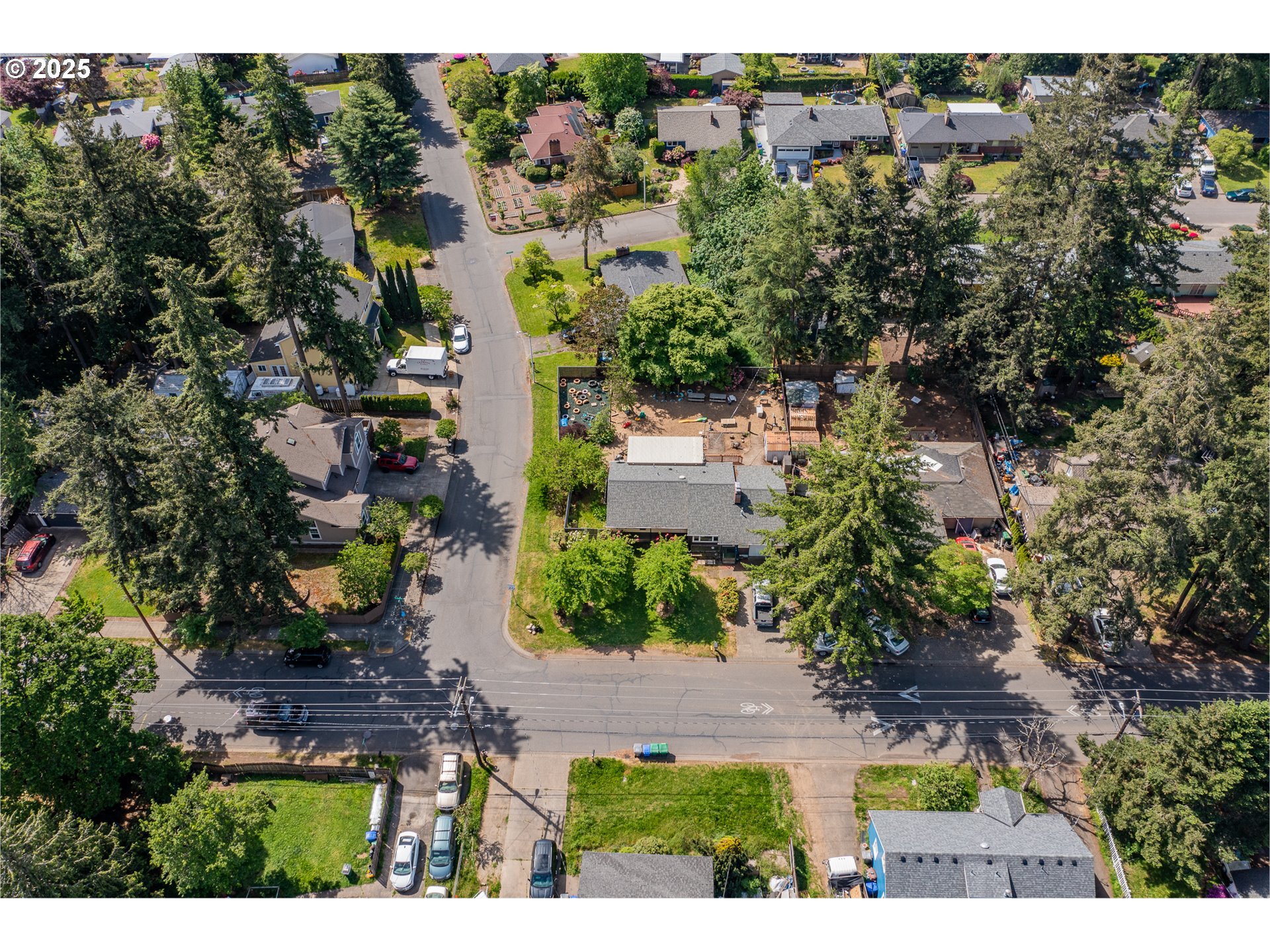 14124 Southeast Mill Street Portland, OR 97233 - Photo 44 of 48