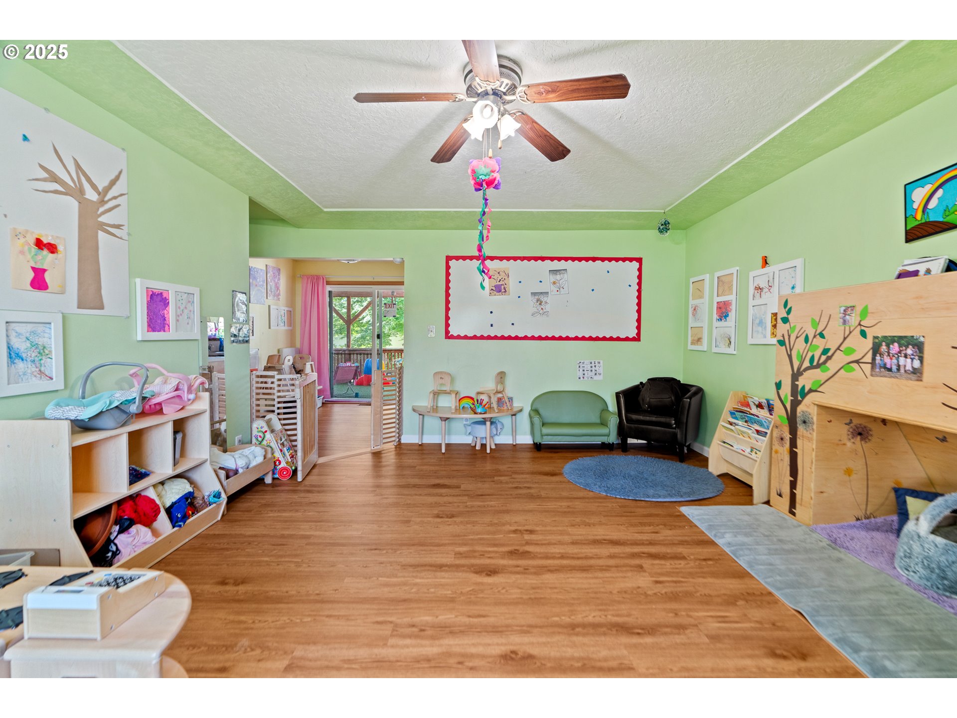 14124 Southeast Mill Street Portland, OR 97233 - Photo 5 of 48