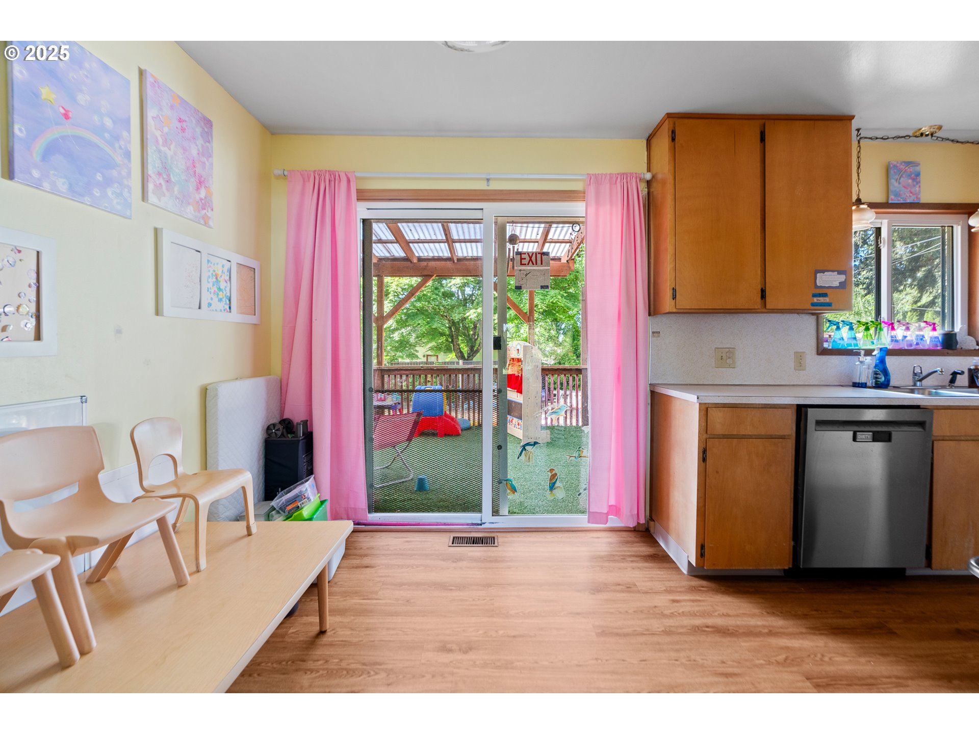 14124 Southeast Mill Street Portland, OR 97233 - Photo 7 of 48