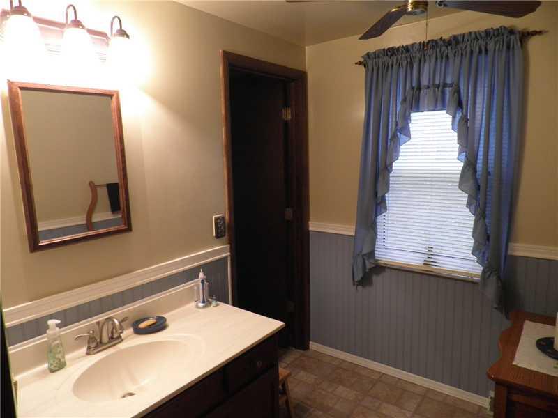 341 Crooks Road Apollo, PA 15613 - Photo 12 of 16 Full Bath.