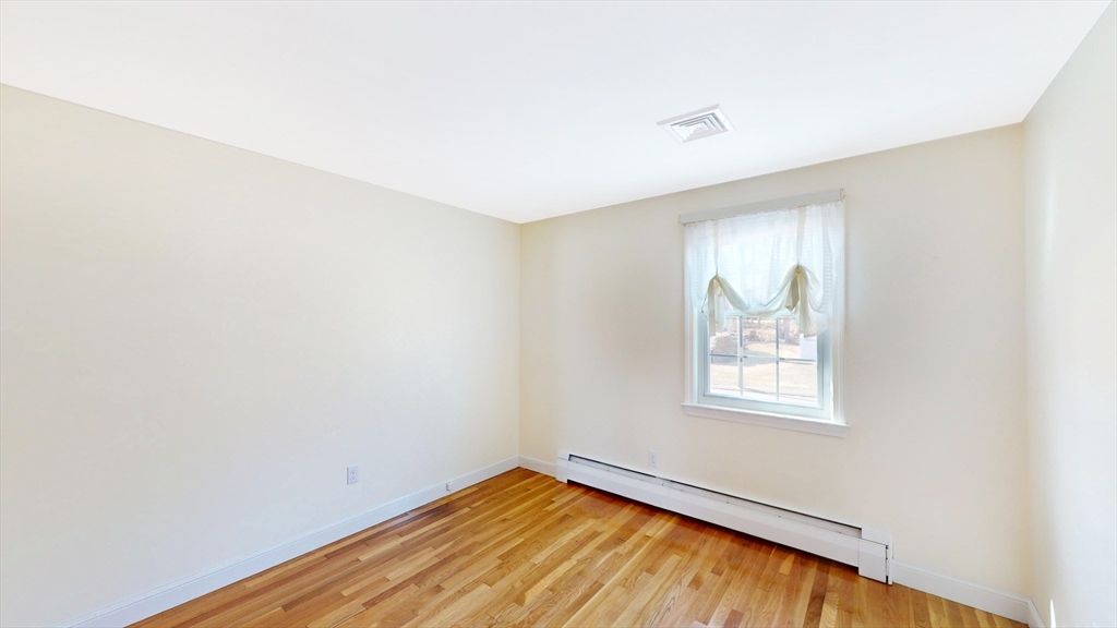 33 Gregory Road Wakefield, MA 01880 - Photo 11 of 19